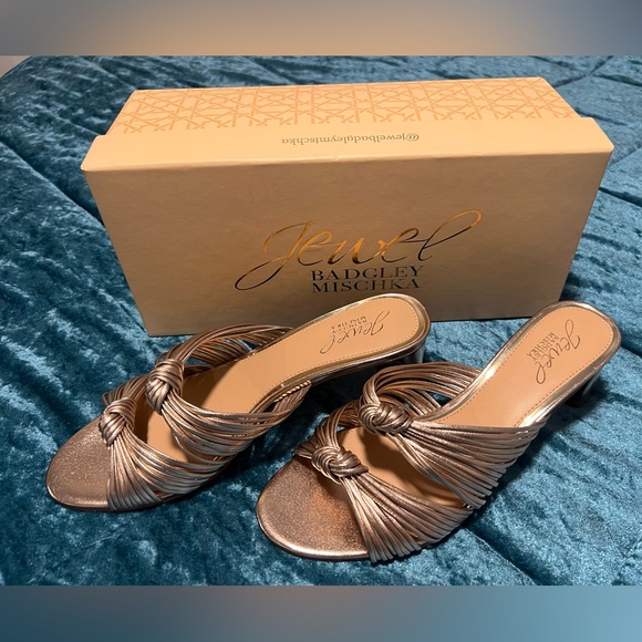 JEWEL BAGDLEY MISCHKA  women gold block heel sandals/size 6.5 - Picture 2 of 12